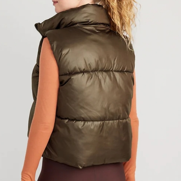 NWT: Women's Old Navy Puffer Vest - XL - Picture 10 of 10